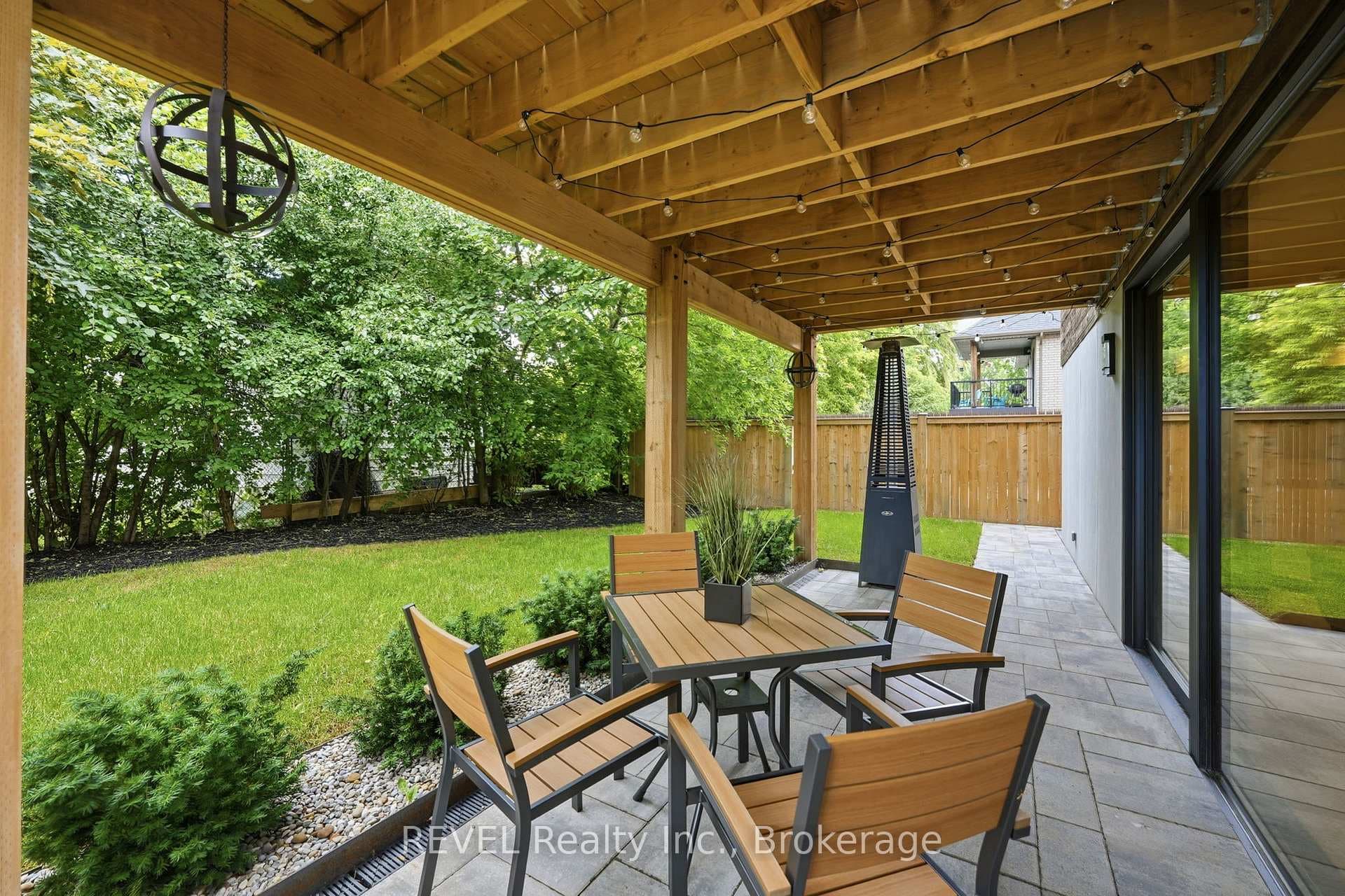 81 Mackenzie King Avenue photo 45