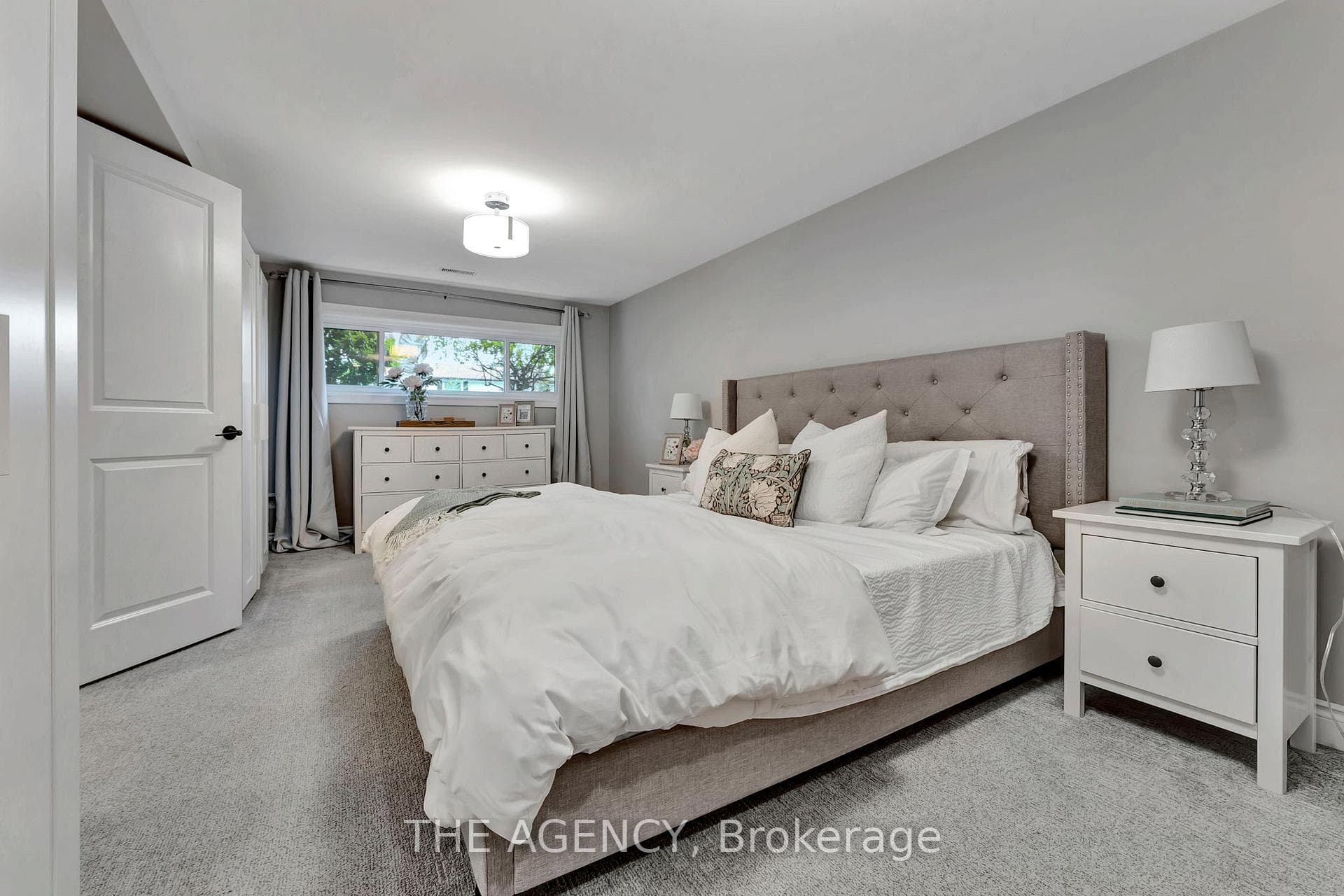 55 Farr Crescent photo 24