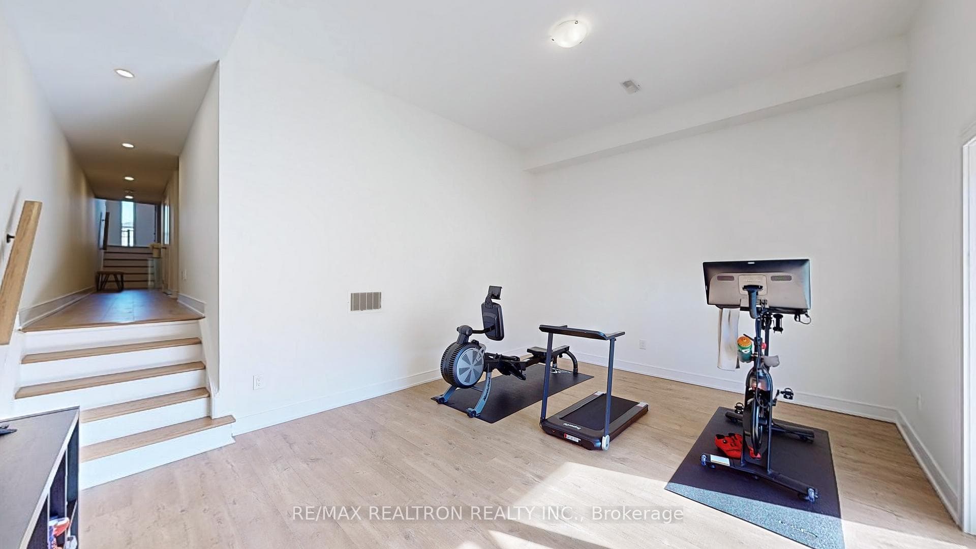 90 Velia Court photo 28