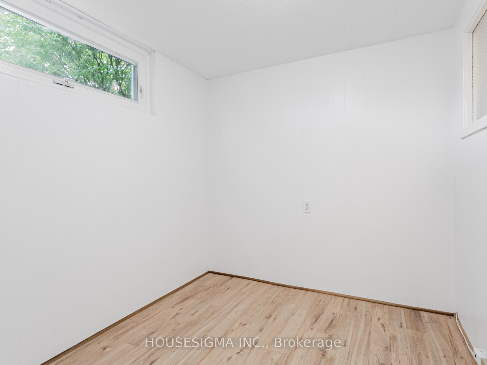 72 Ludstone Drive photo 29