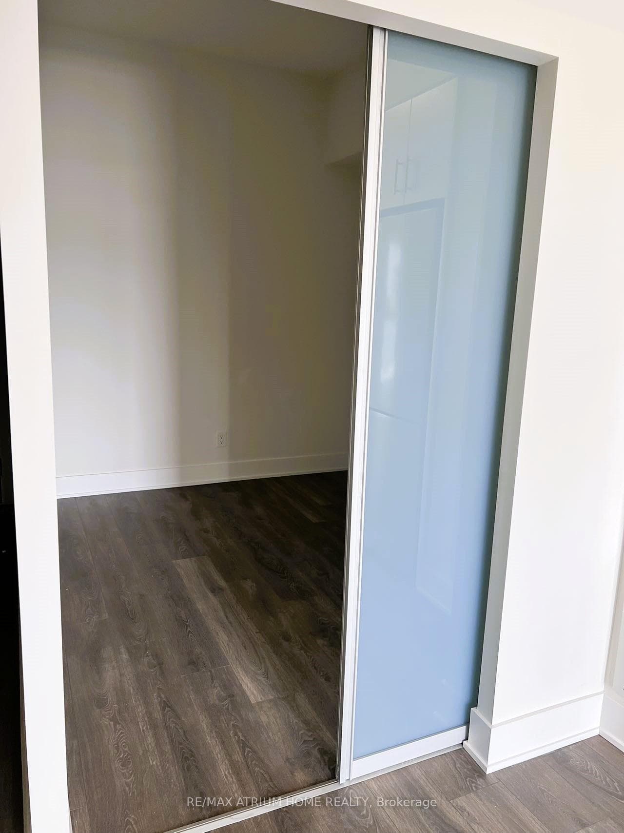 188 Fairview Mall Drive Unit 811 photo 15