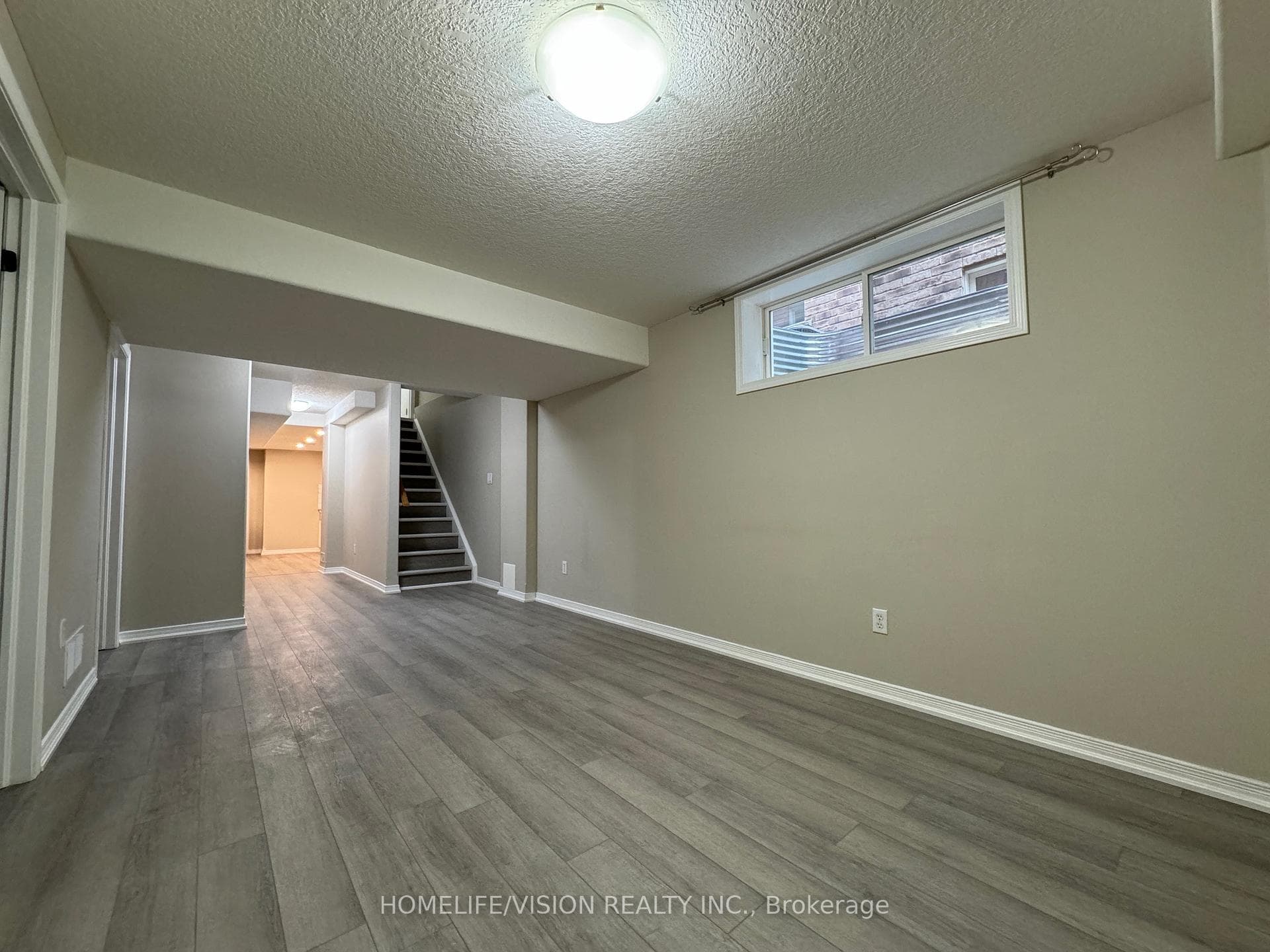 361 Parkvale Drive Unit Lower photo 6