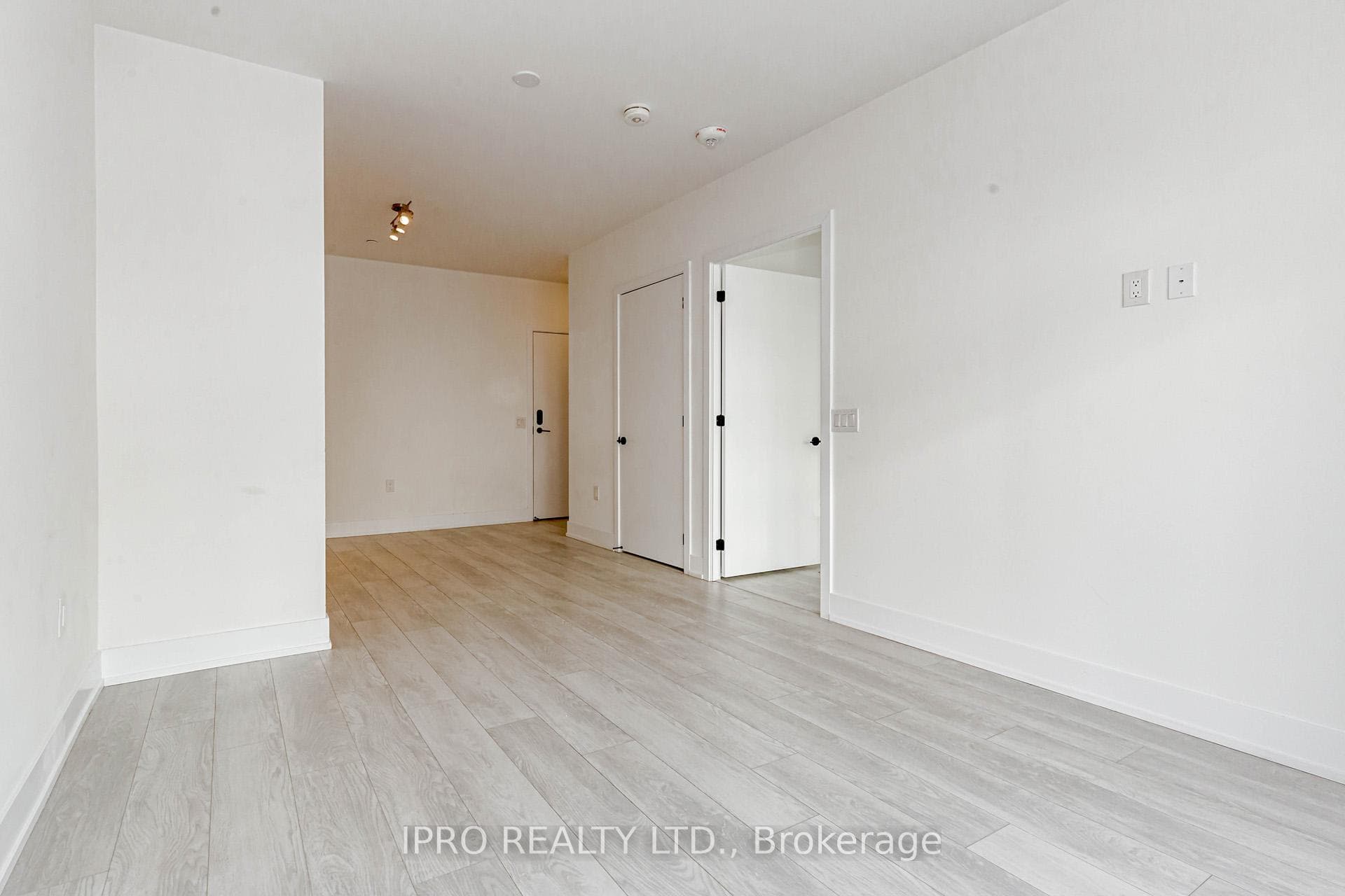 2450 OLD BRONTE Road Unit 624 photo 13