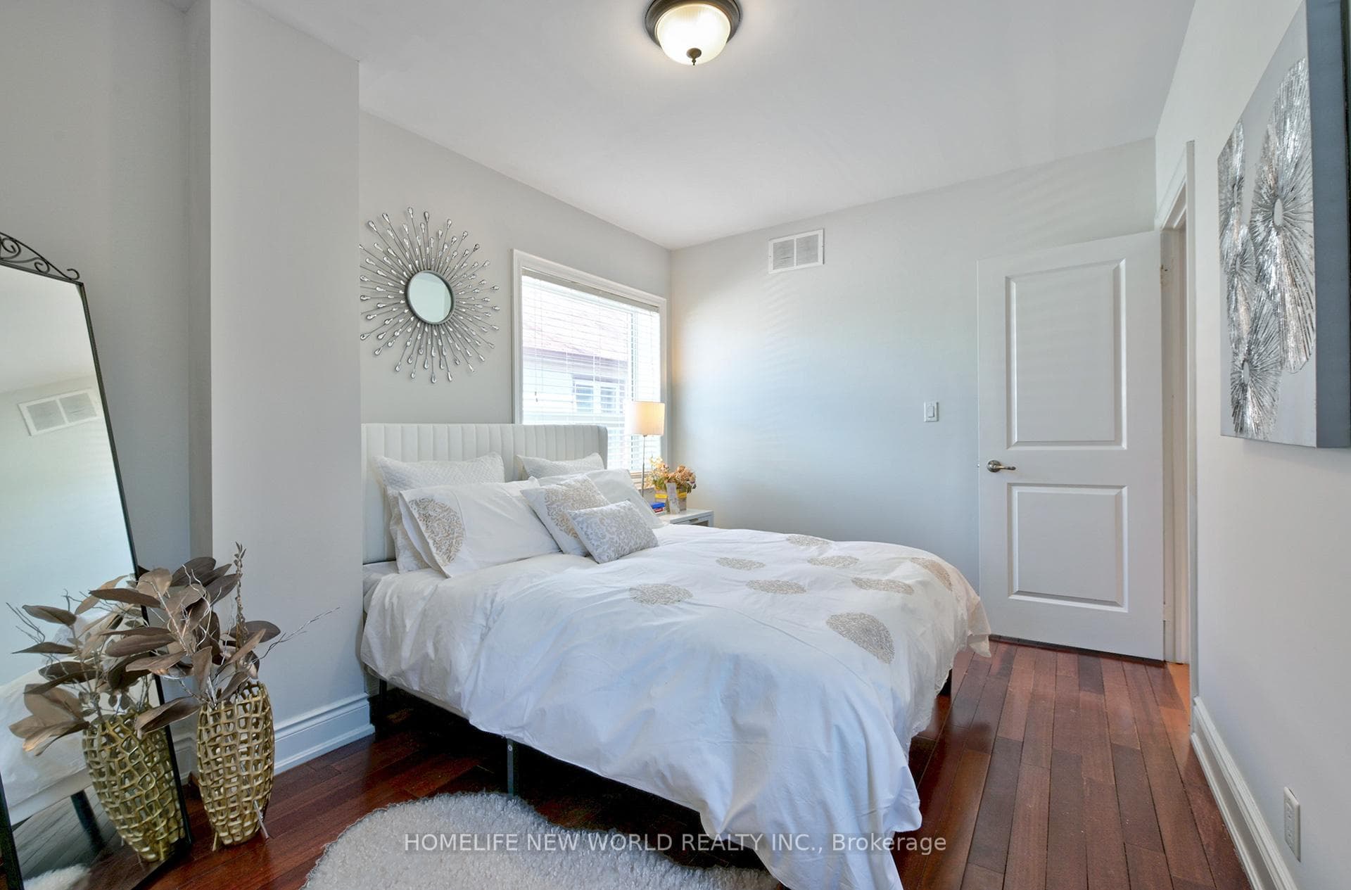 224 Belgravia Avenue photo 13