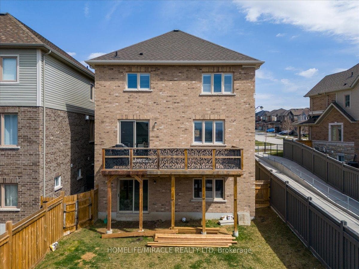 26 Atkinson Crescent photo 28