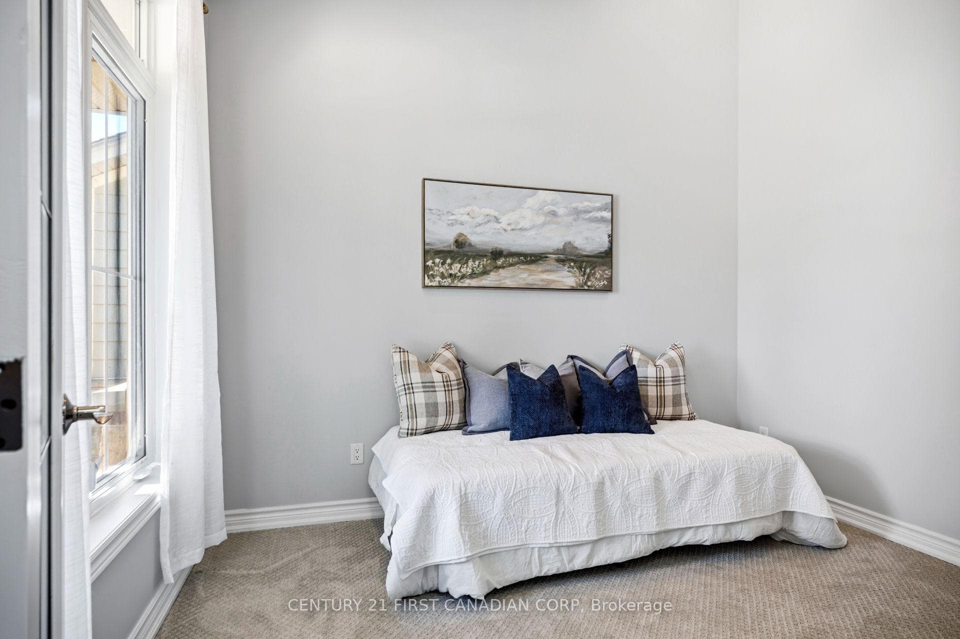 292 Walnut Street photo 5