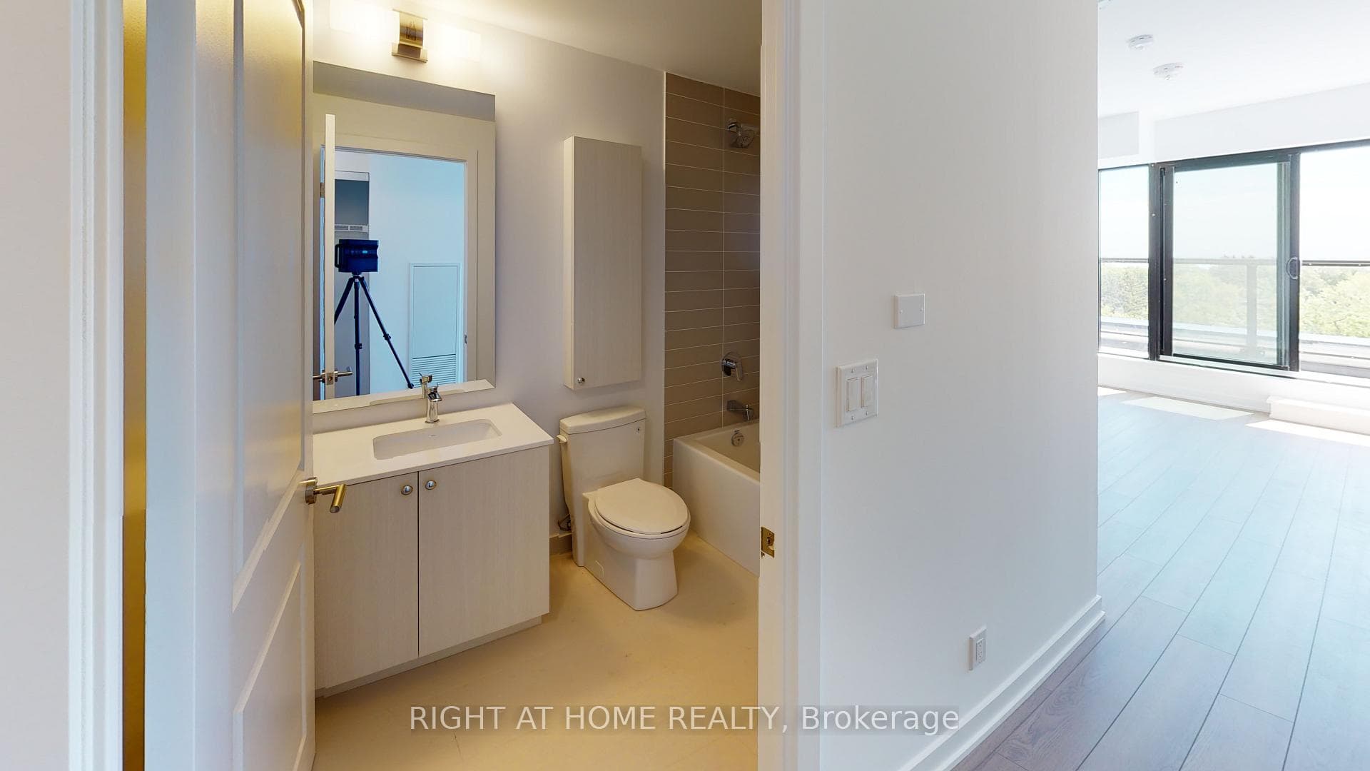 2799 Kingston Road Unit 816 photo 12