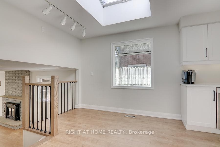 Breakfast area with skylight