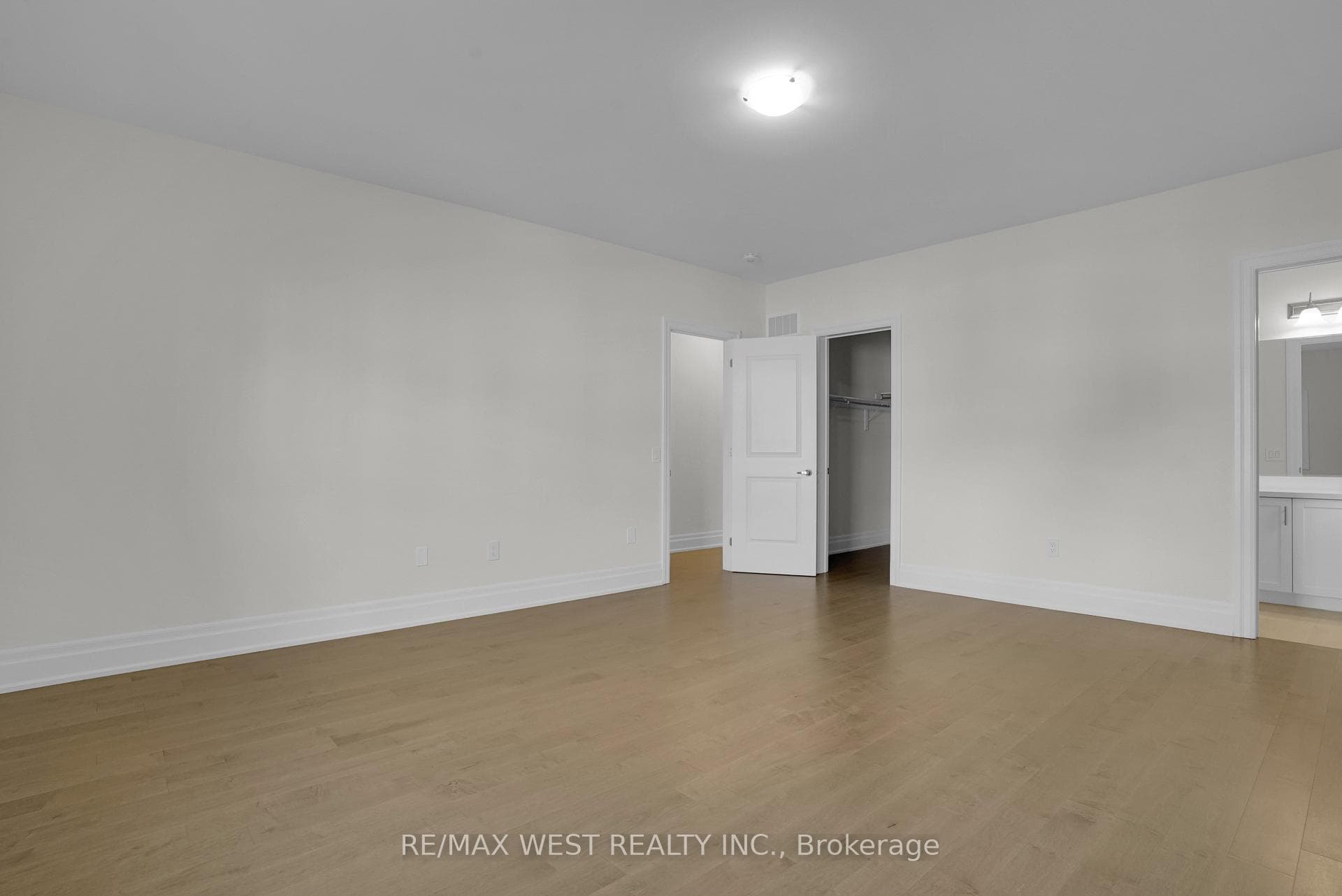 46 Enclave Court photo 29