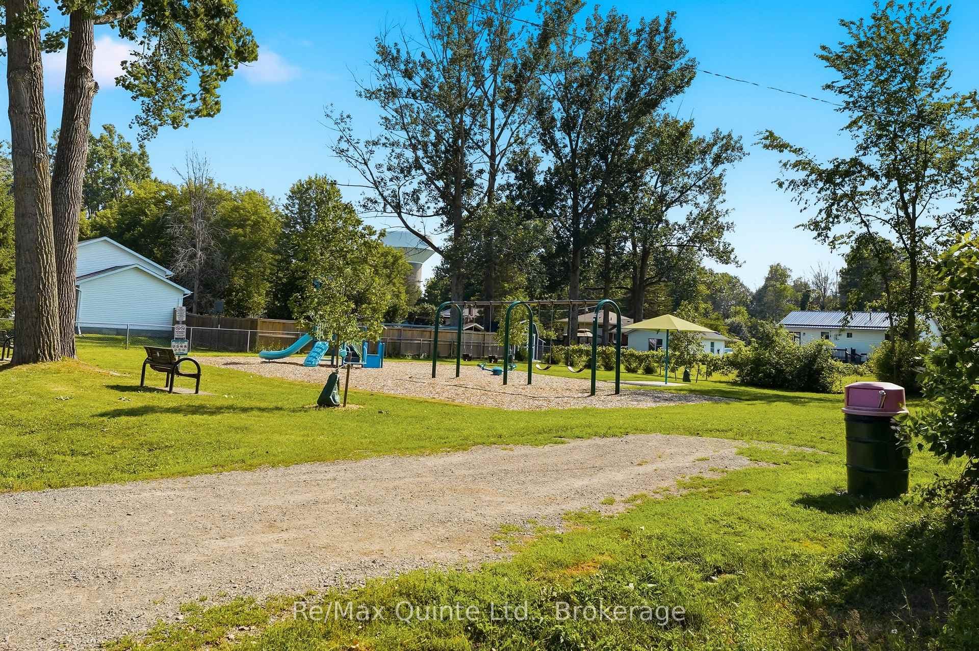 232 Colonial Road photo 49