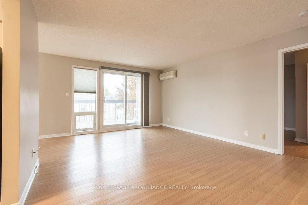 54 Tripp Boulevard Unit 211 photo 5