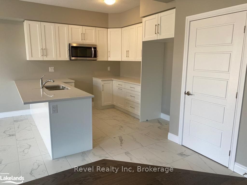 stainless stell appliances are included