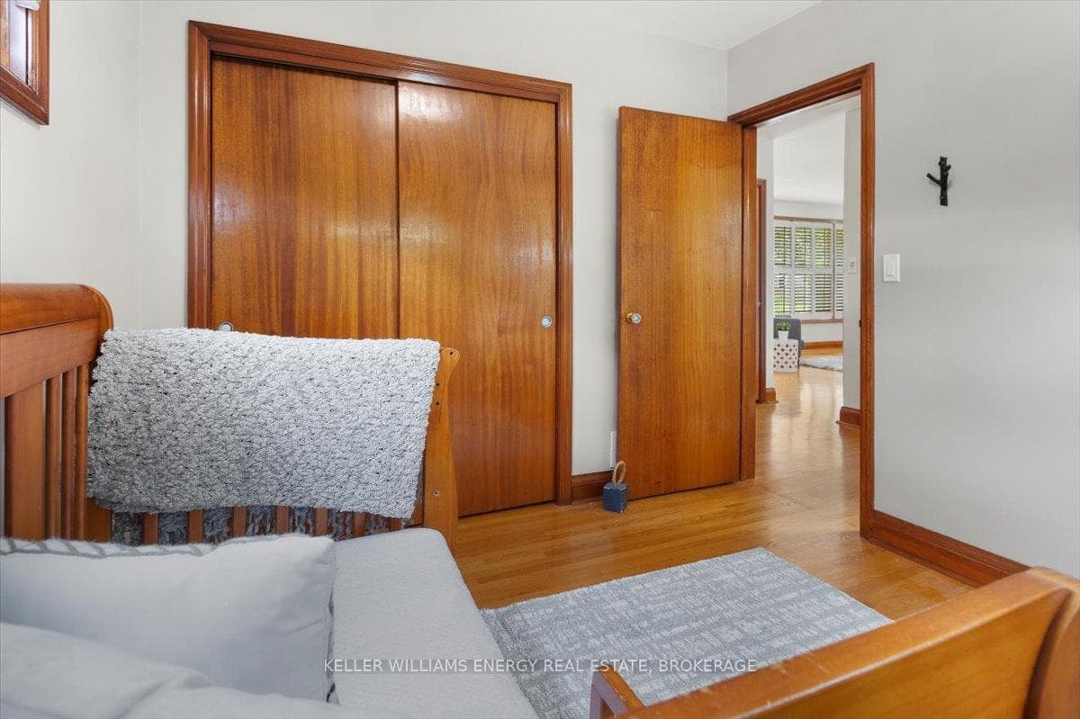 242 Elgin Street photo 21