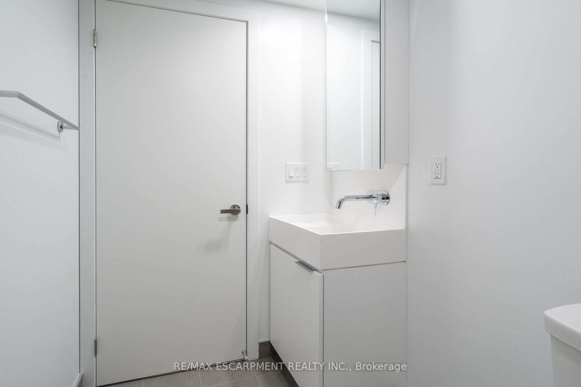370 Martha Street Unit 309 photo 16