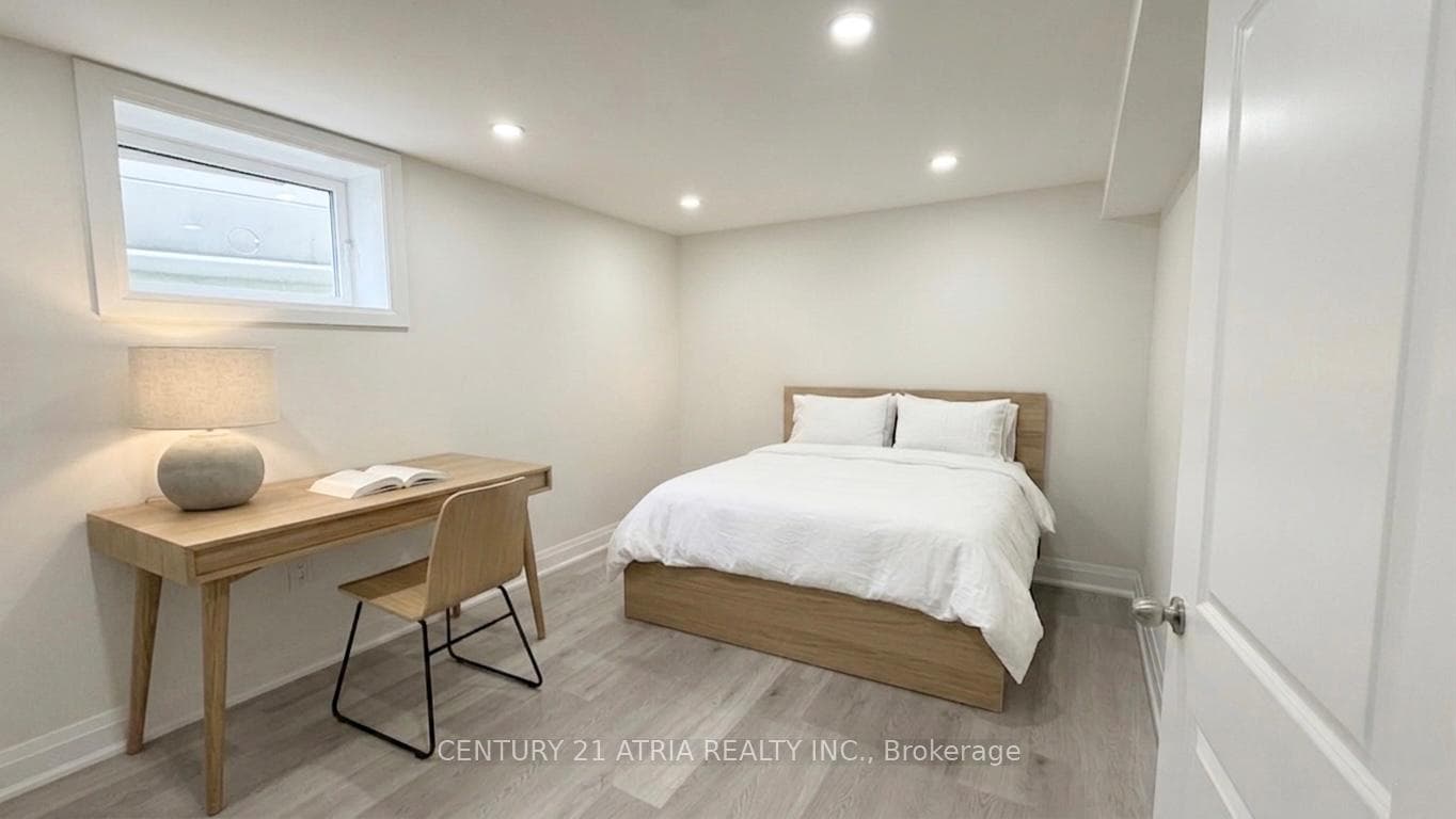 115 Ellington Drive photo 15