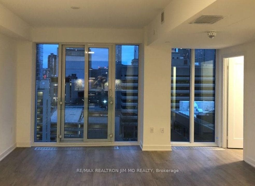 50 Mccaul Street Unit 1212 photo 7