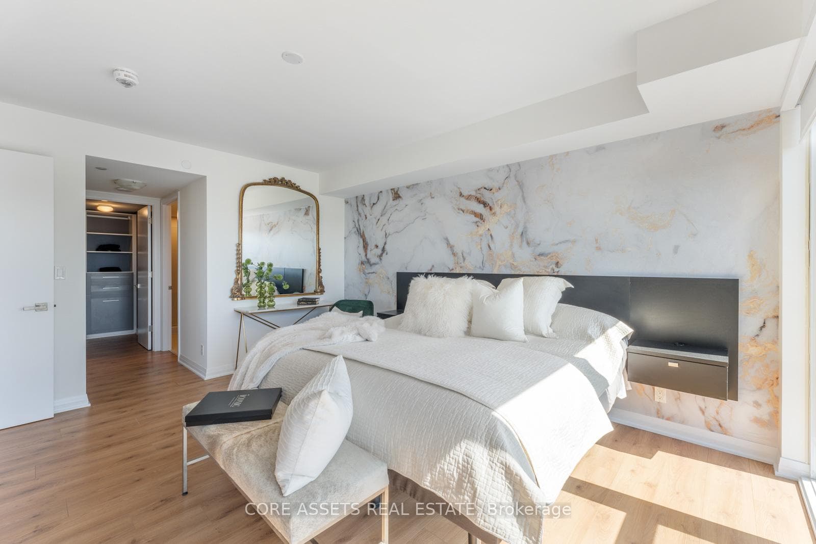 99 Foxbar Road Unit 1302 photo 23