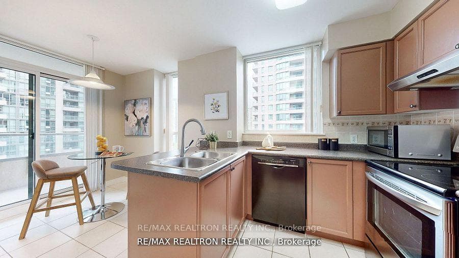23 Hollywood Avenue Unit 1708 photo 10