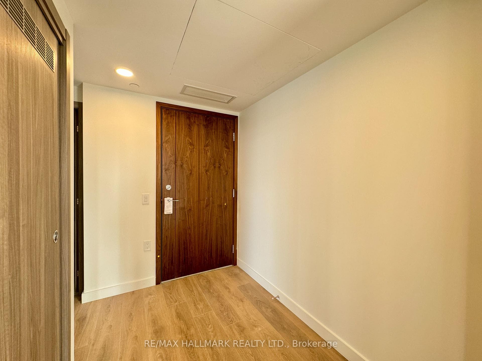 38 Widmer Street Unit 3511 photo 10