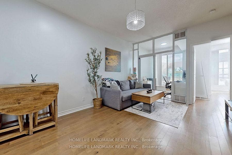 18 Holmes Avenue Unit 315 photo 2