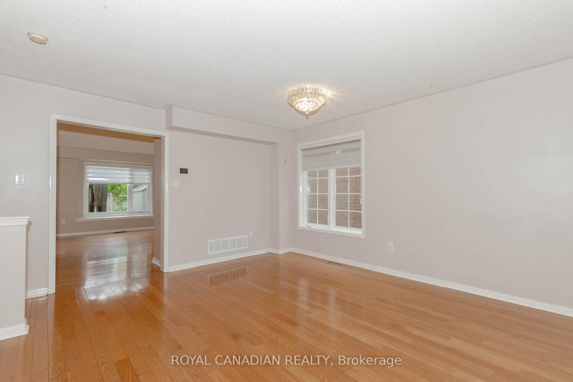 2543 Nettlecreek Crescent photo 5