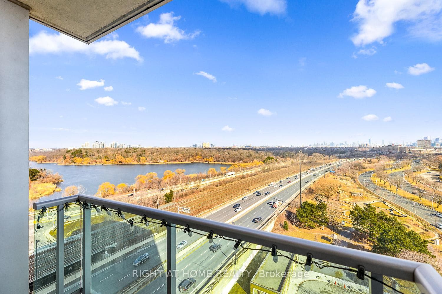 1900 Lake Shore Boulevard Unit 1409 photo 2