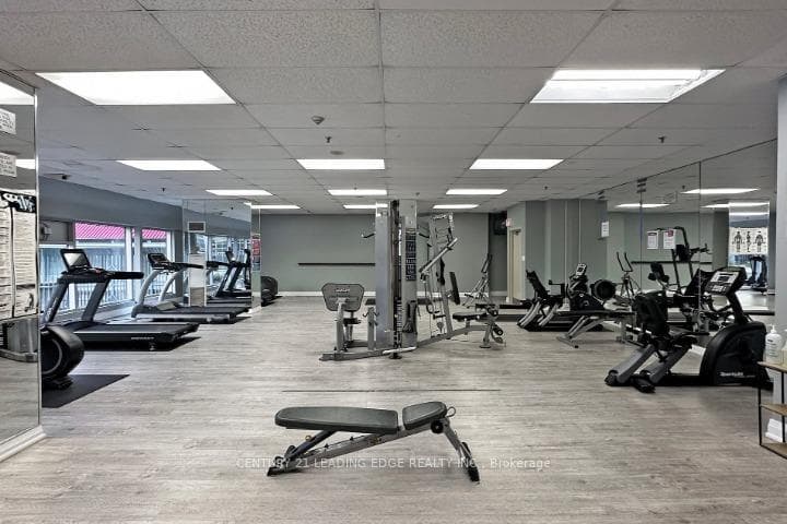 2550 Lawrence Avenue Unit 516 photo 5