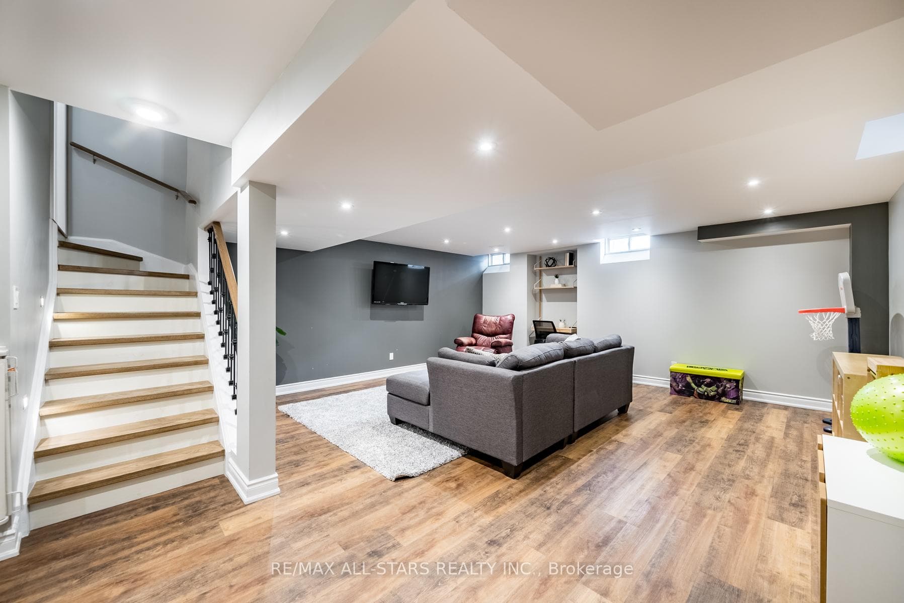 21 Brown Lane photo 26