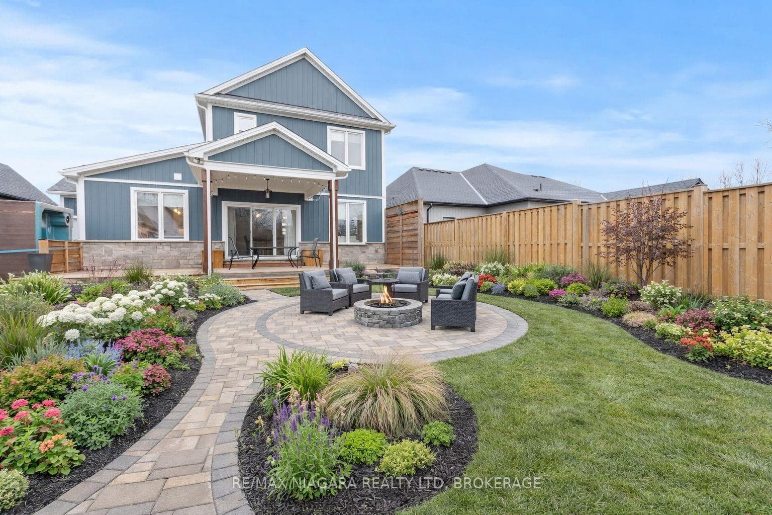 3549 Canfield Crescent photo 3