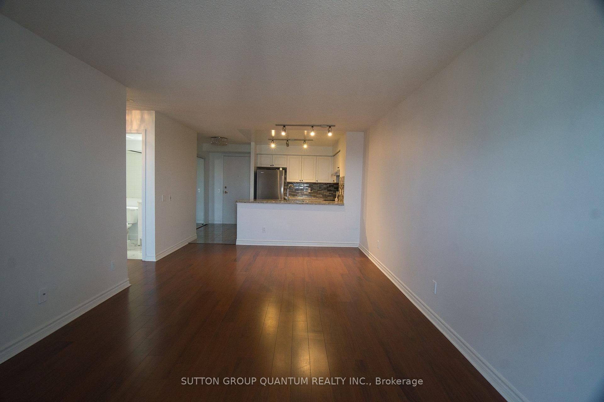 25 Kingsbridge Garden Circle Unit 716 photo 6