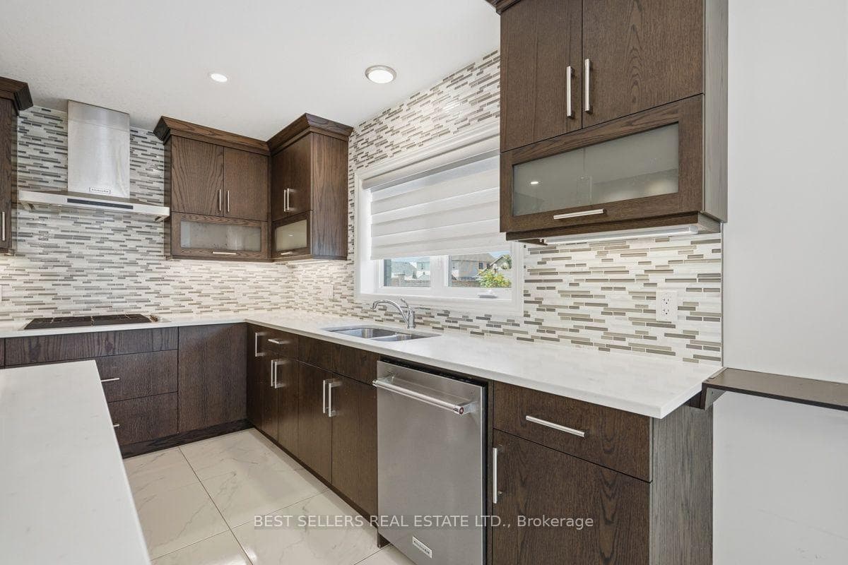 22 Weir Crescent photo 15