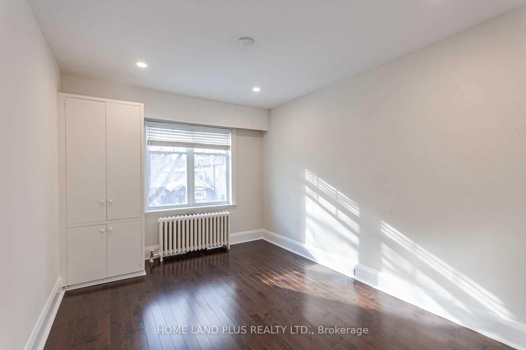 108 Brooke Avenue photo 17