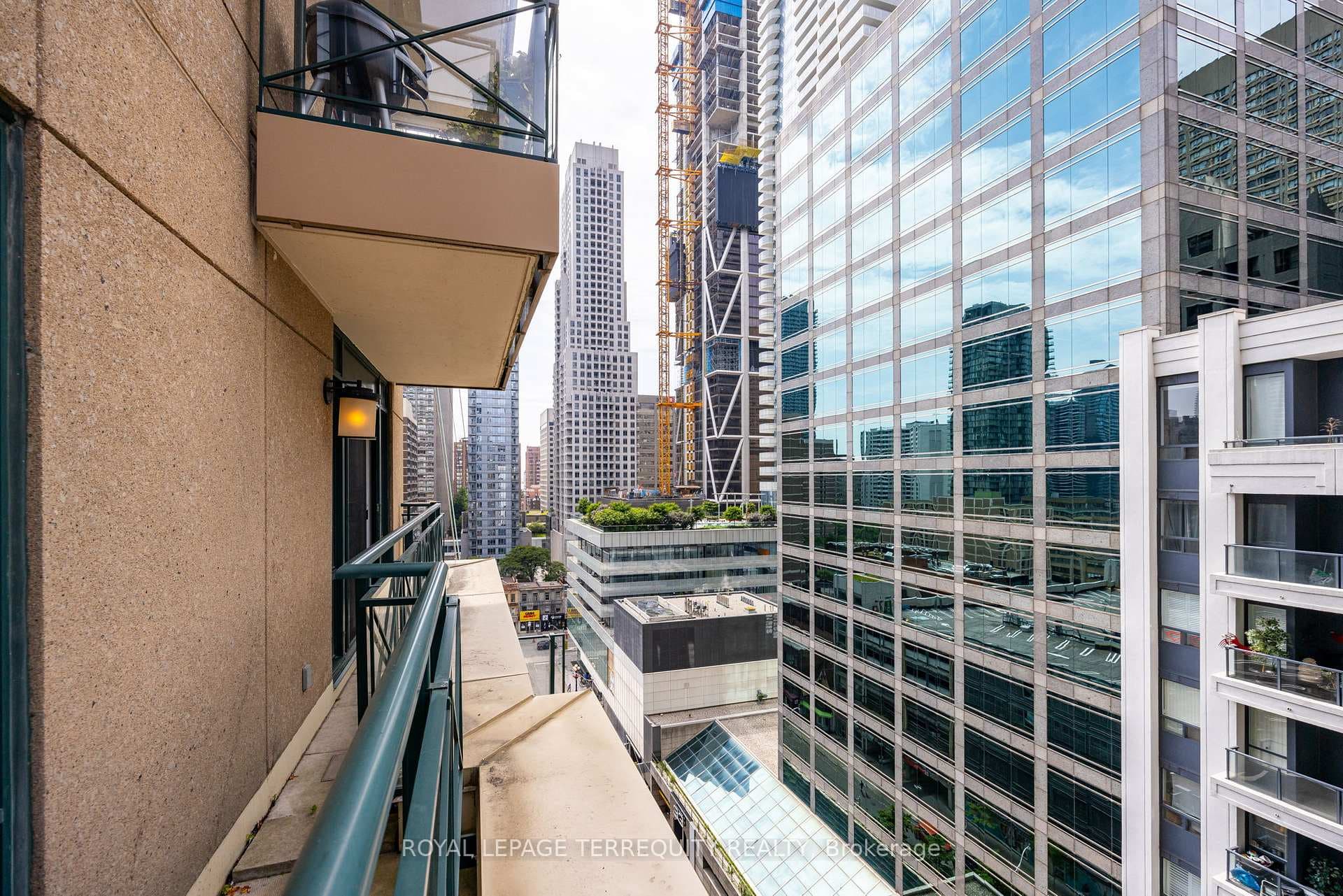 35 Hayden Street Unit 1306 photo 15