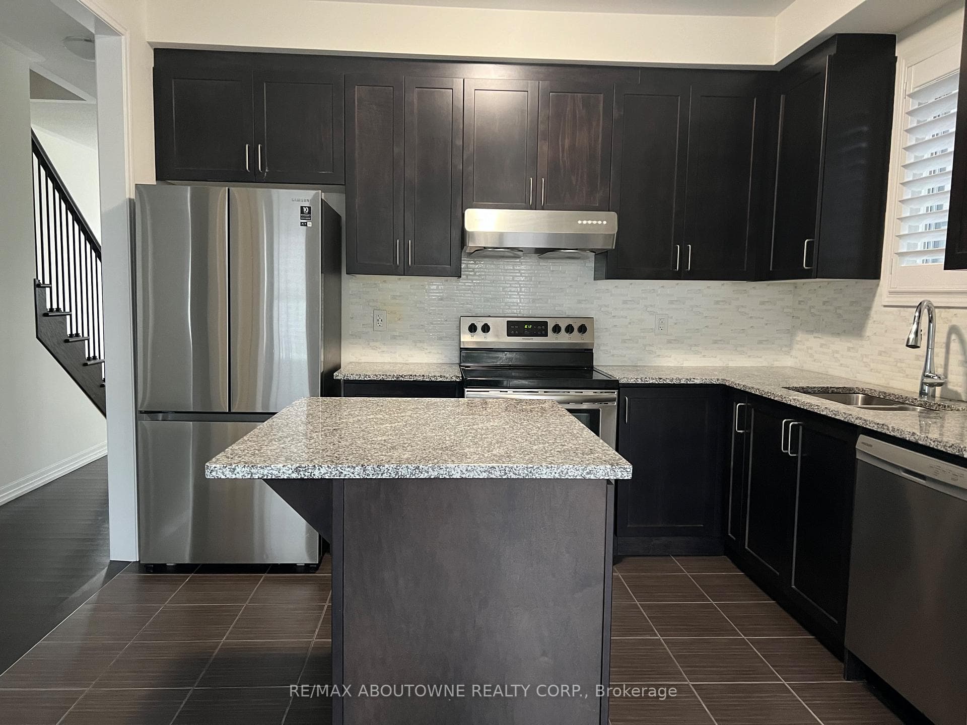 112 Huguenot Road Unit 76 photo 14