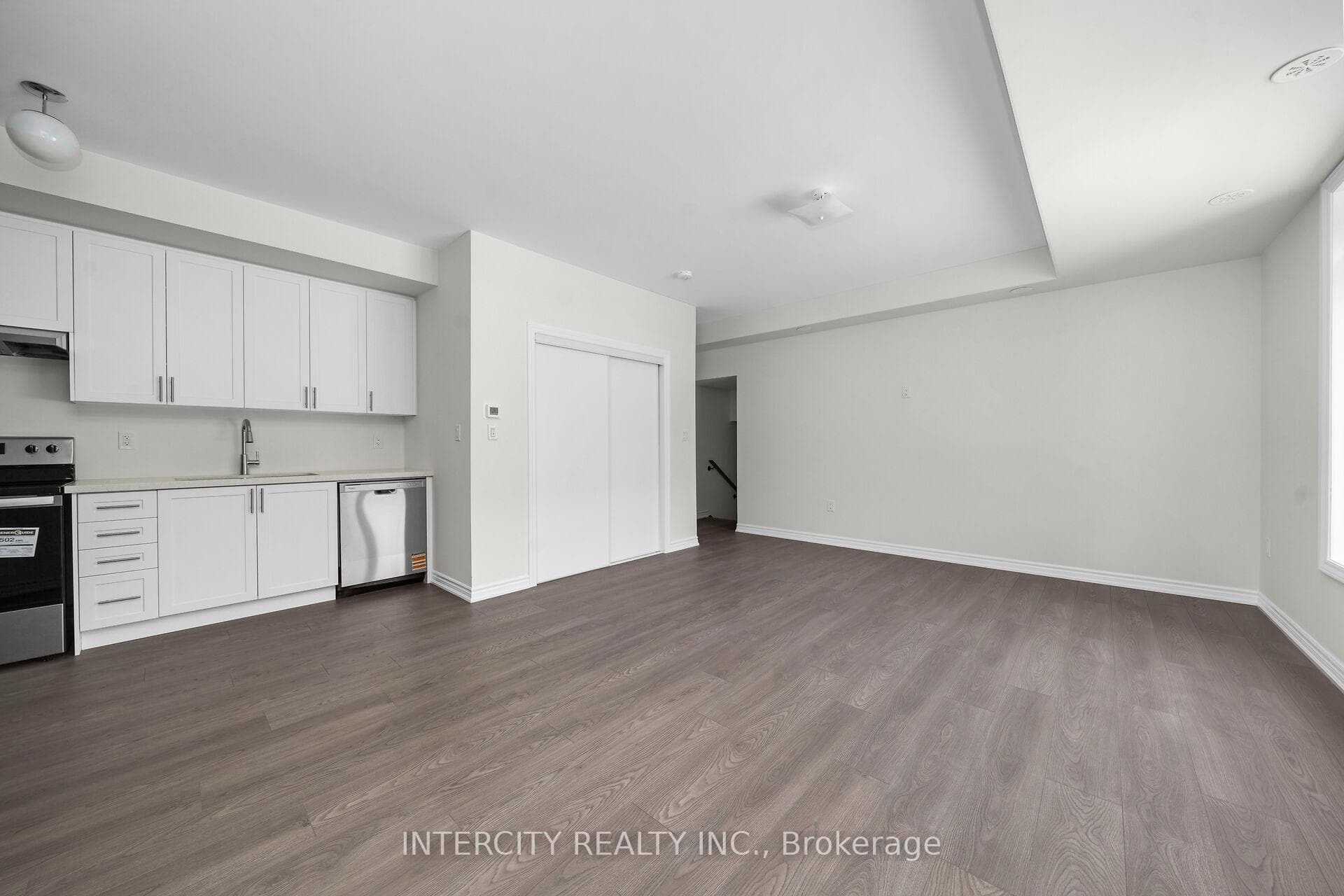 12 Savvy Lane Unit 40Z photo 3