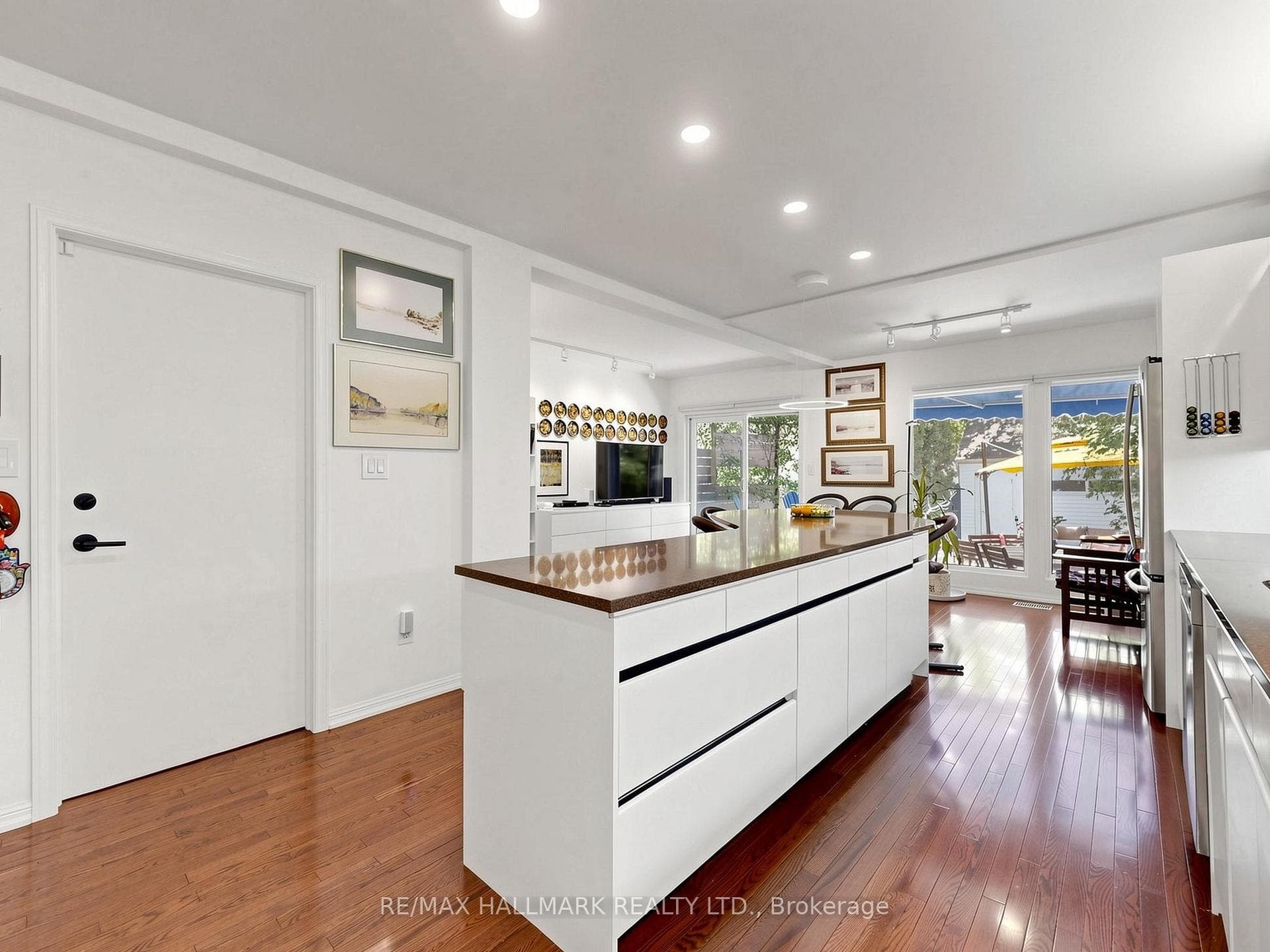 63 St Clements Avenue photo 7