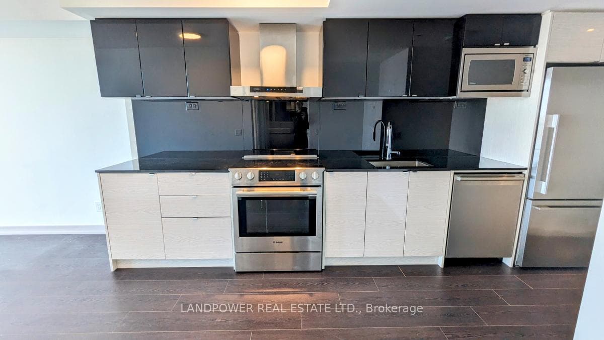 72 Esther Shiner Boulevard Unit 1811 photo 4
