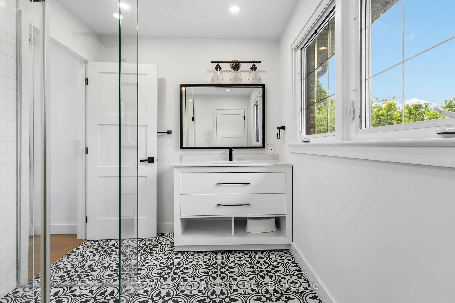 19 Barker Court photo 41