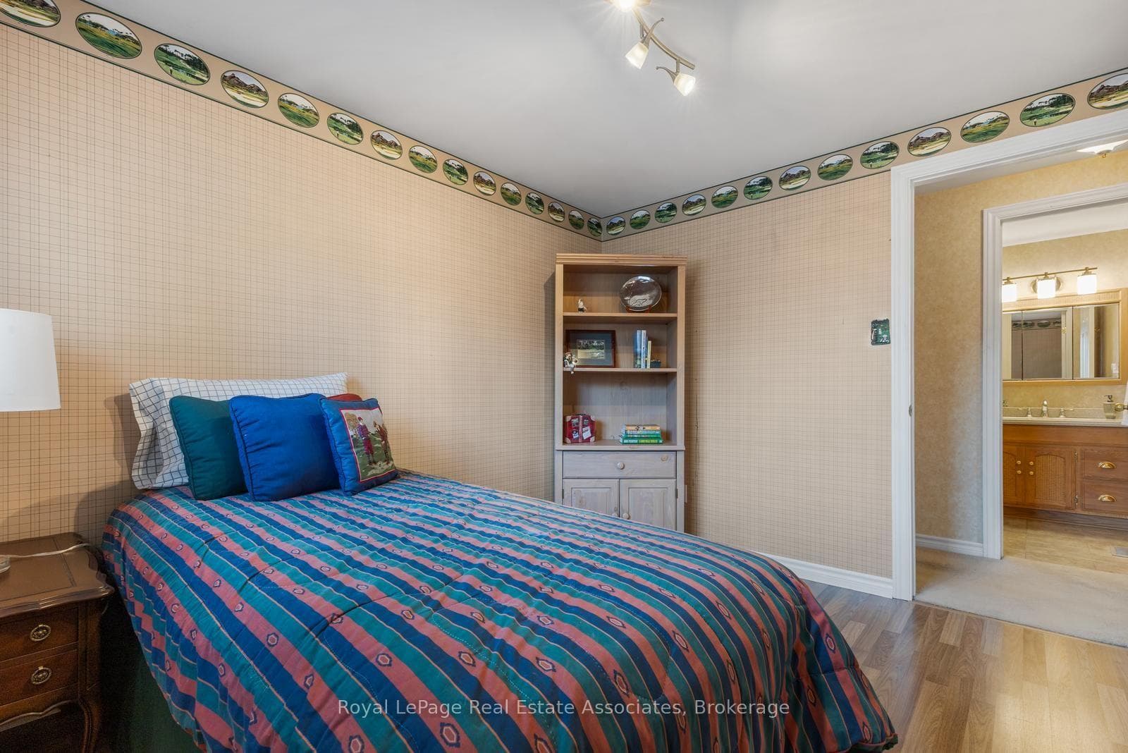 572 Tedwyn Drive photo 31