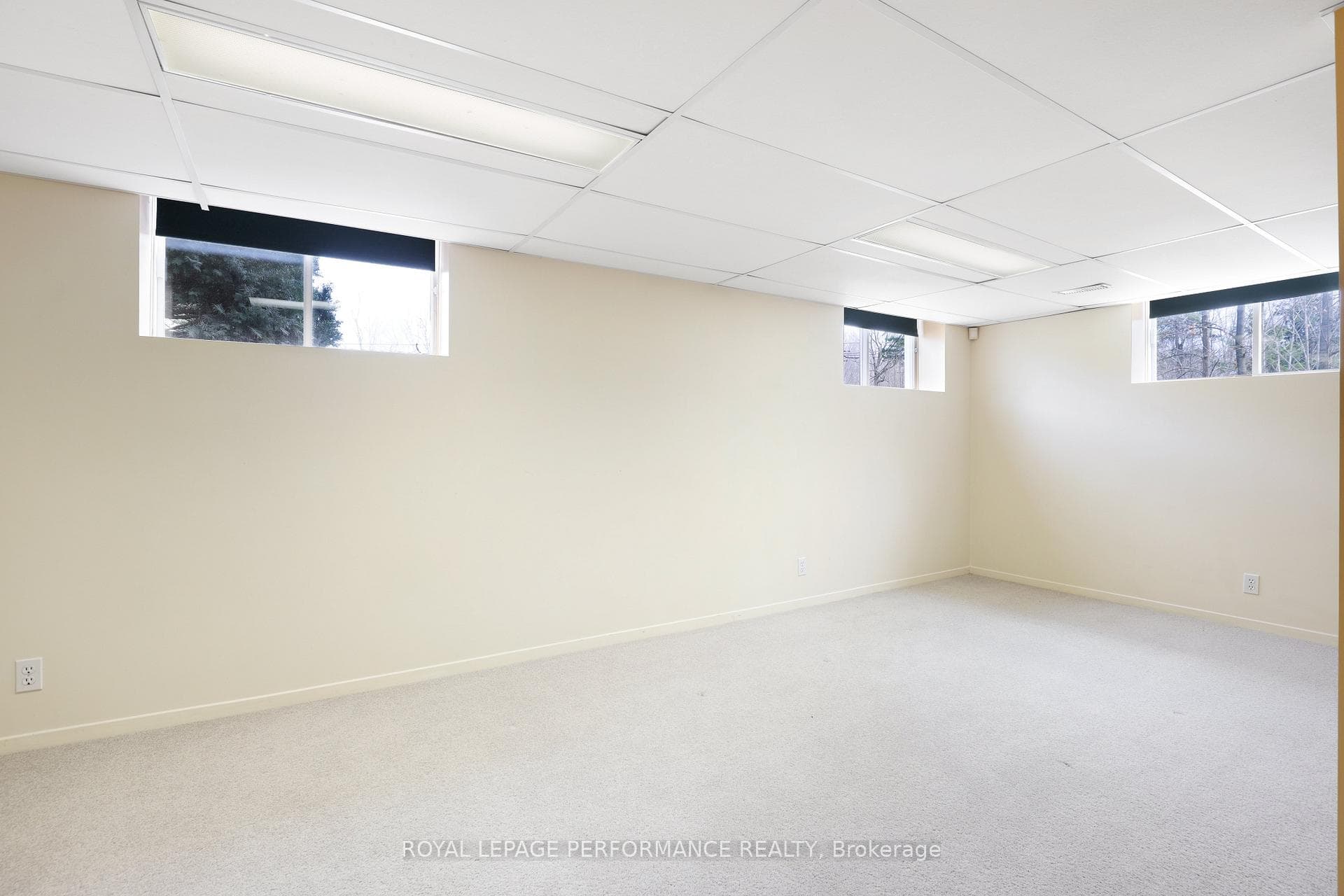 108 Felton Crescent photo 25