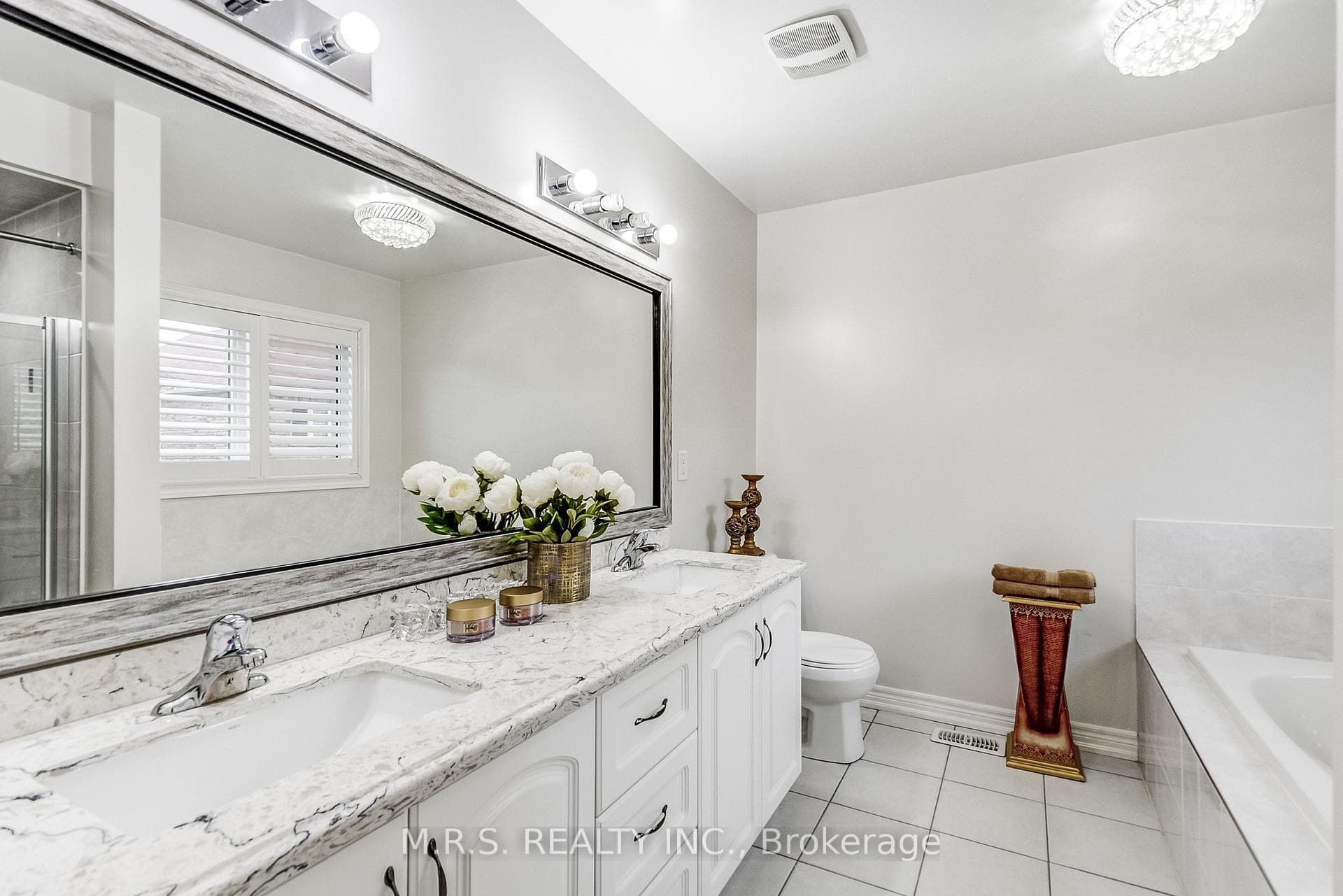 11 Hanbury Crescent photo 28