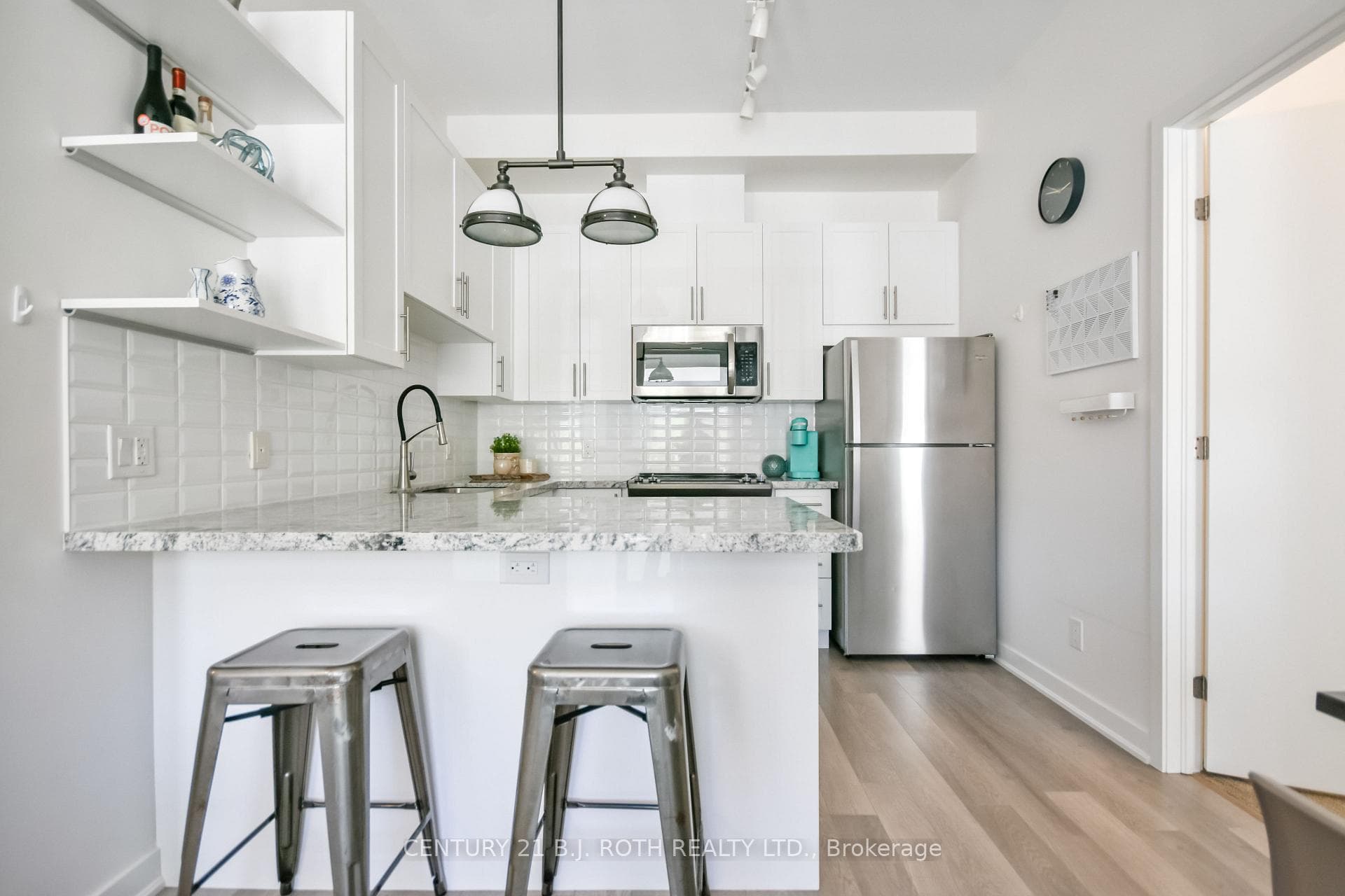 40 Horseshoe Boulevard Unit 107 photo 10