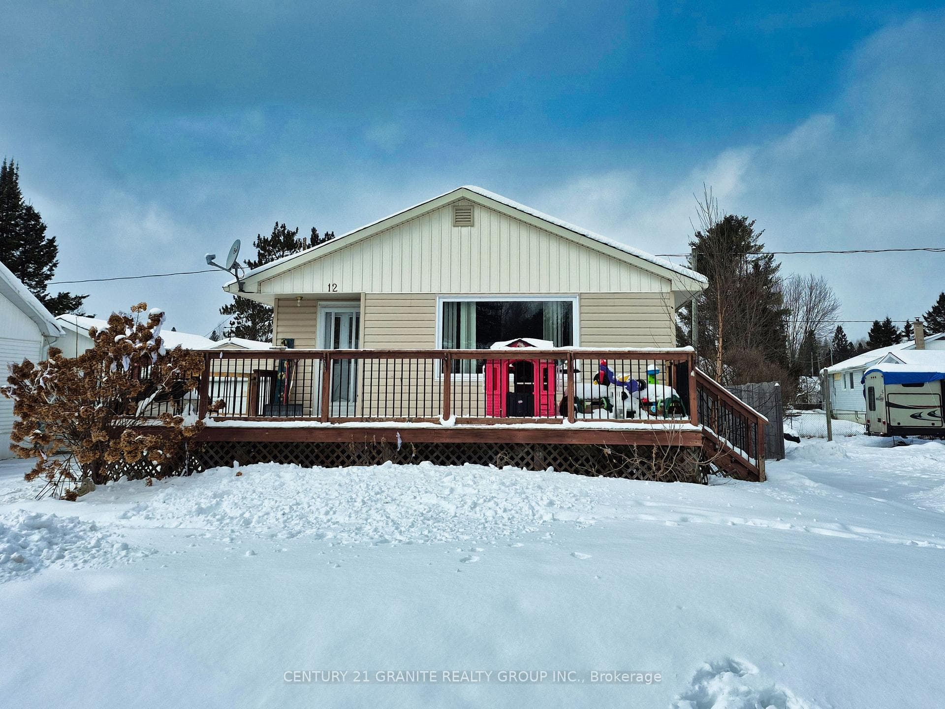 12 Hemlock Street photo 2
