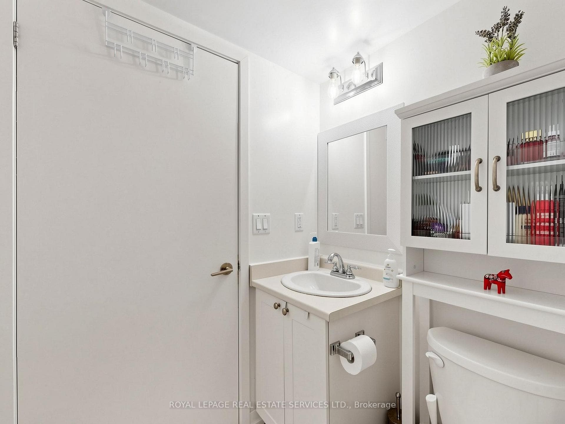 812 Lansdowne Avenue Unit 728 photo 13