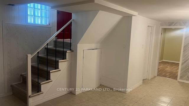 8 Kingsmere Crescent photo 25