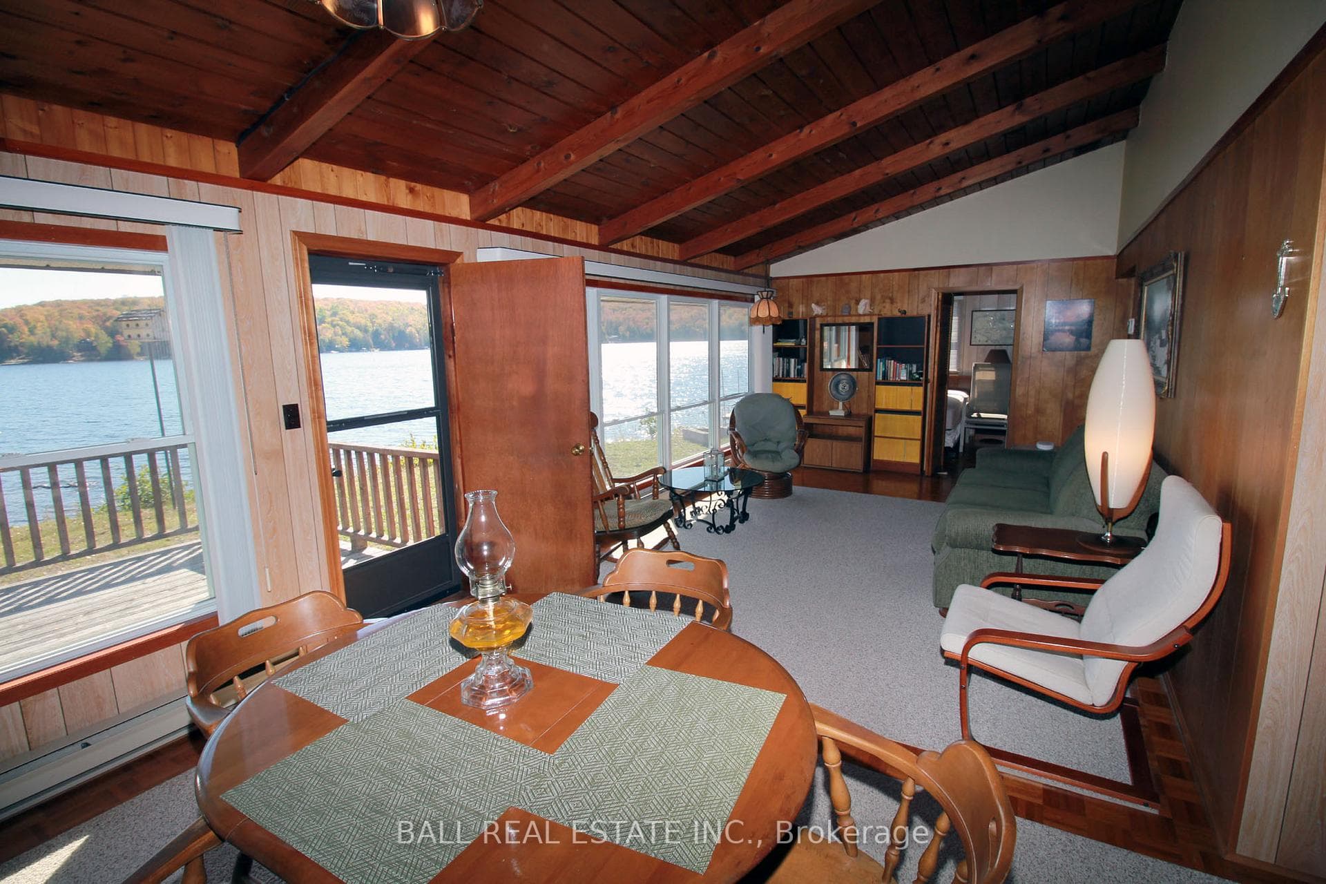 9 Russell Crescent photo 23