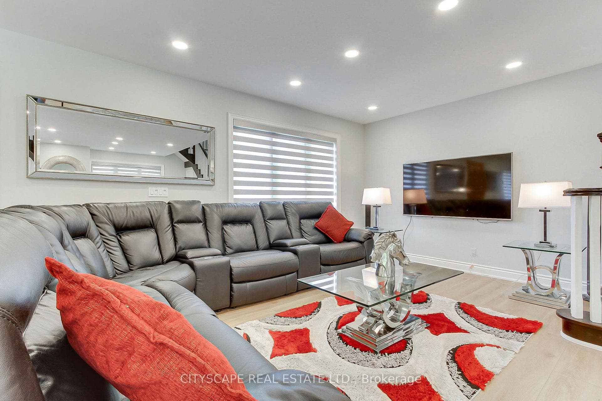 1543 Indian Grove photo 14