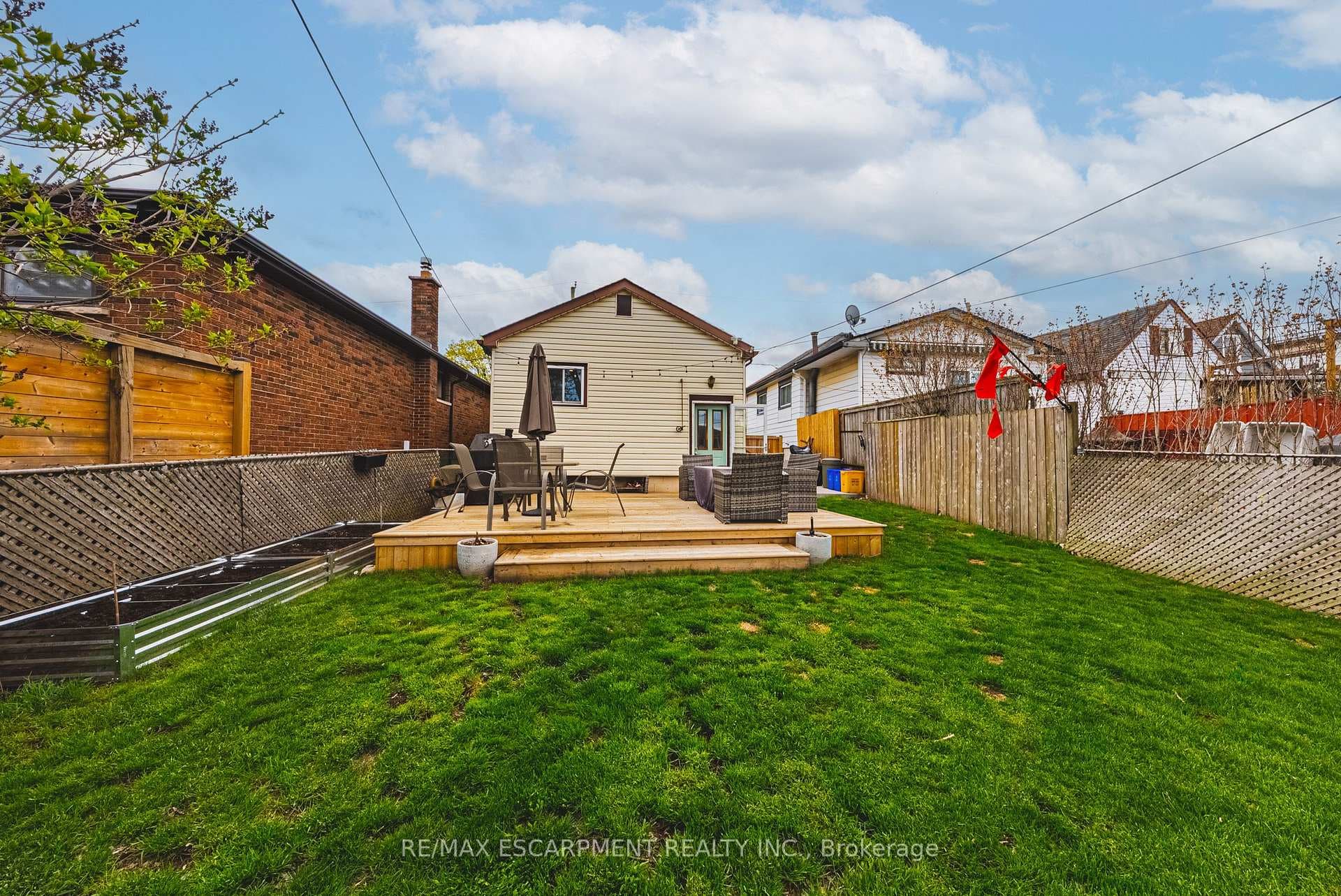 161 Ivon Avenue photo 22
