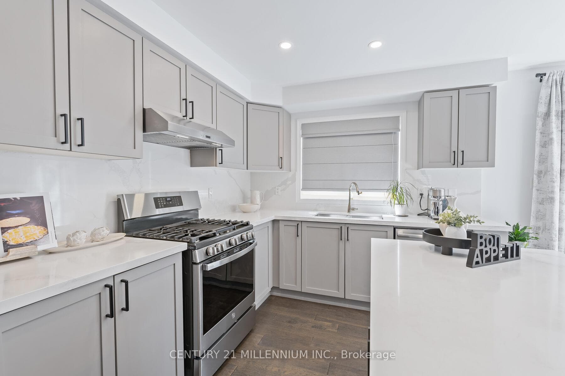672 Holly Avenue photo 17