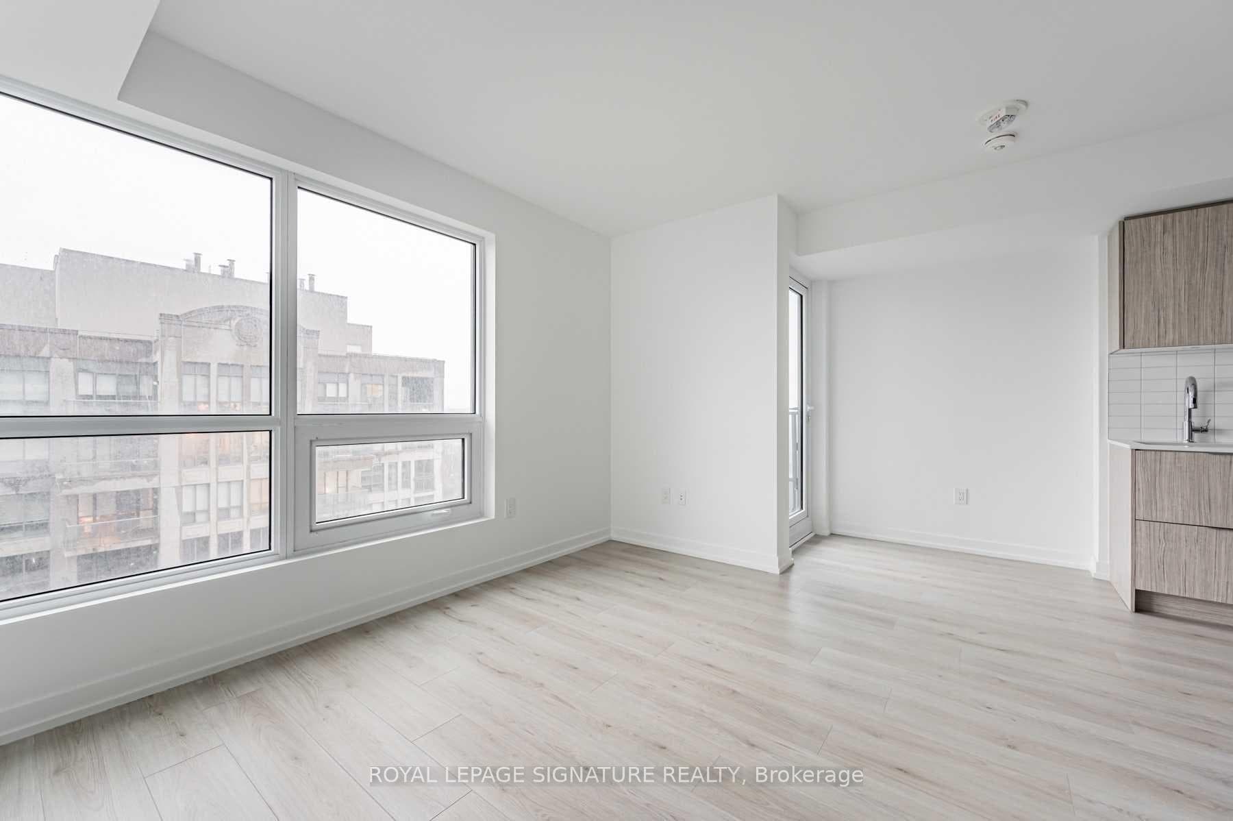 395 Bloor Street Unit 1407 photo 4
